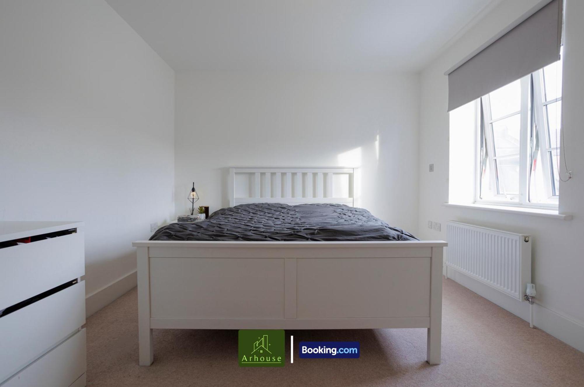 One Bedroom Apartment By Arhouse Apartments Short Lets & Serviced Accommodation Kingston With Free Wifi Kingston upon Thames  Exteriör bild