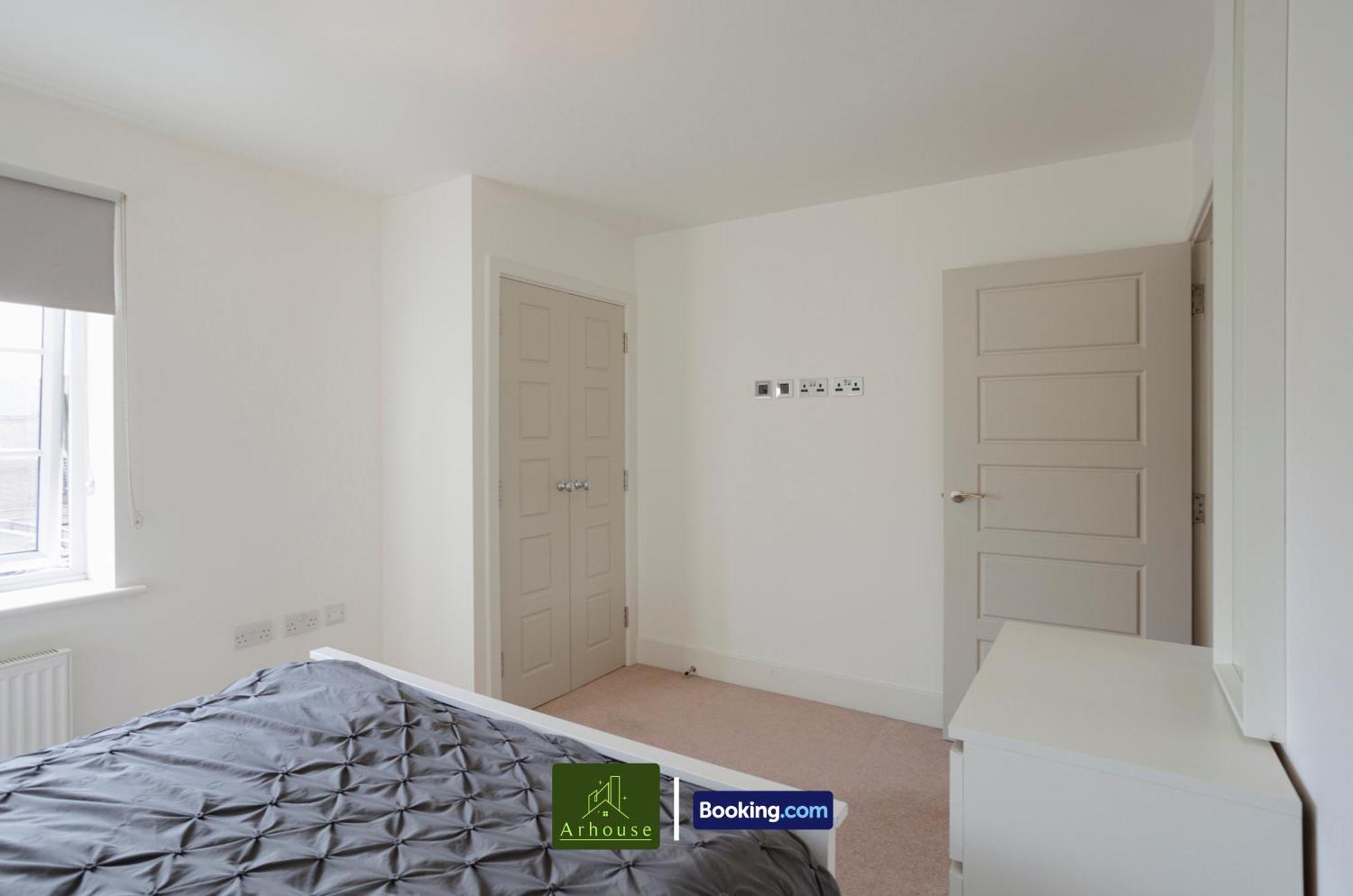 One Bedroom Apartment By Arhouse Apartments Short Lets & Serviced Accommodation Kingston With Free Wifi Kingston upon Thames  Exteriör bild